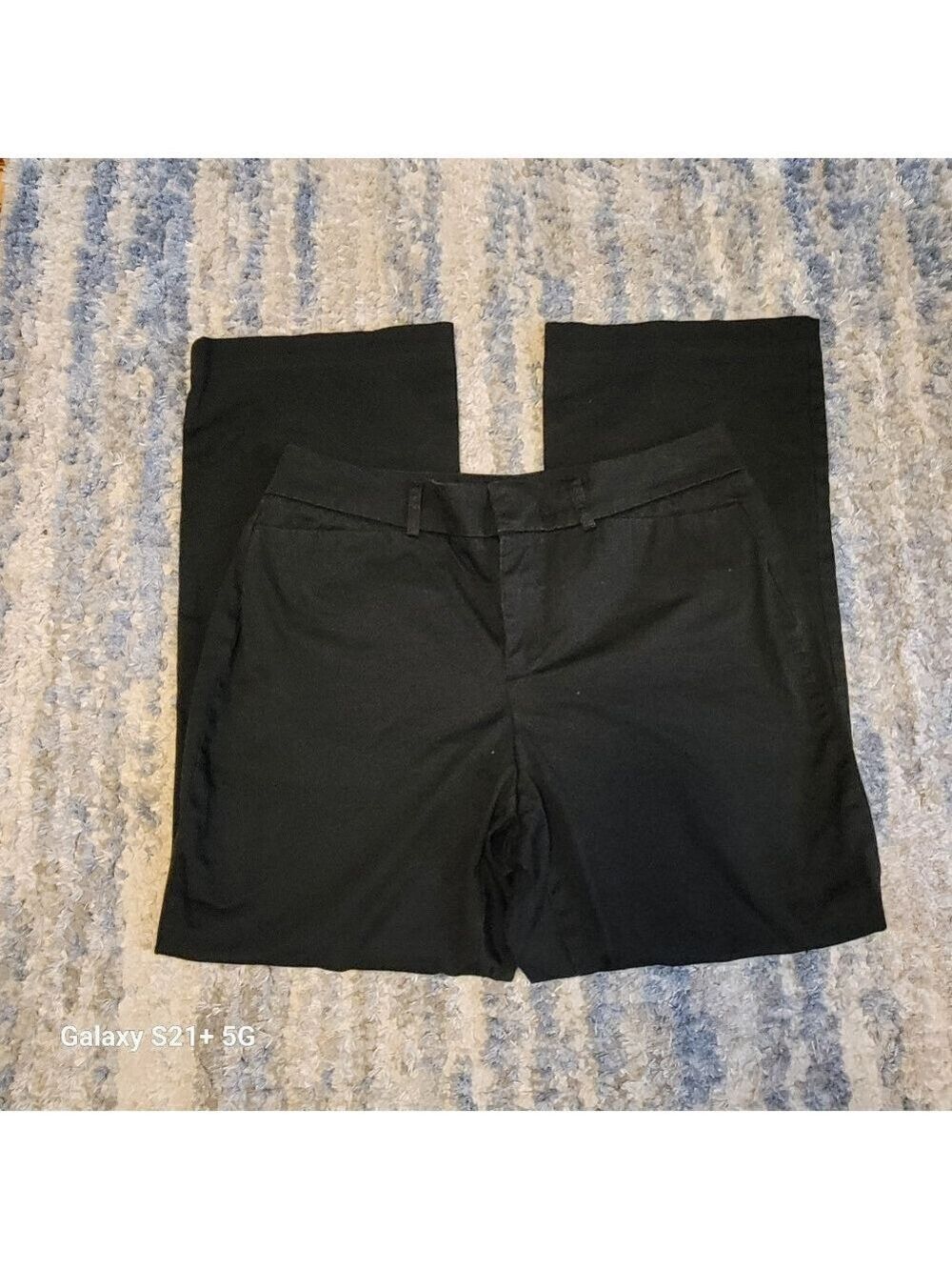 Dockers size 8, 15.5in at waist 10.5in rise 28in inseam